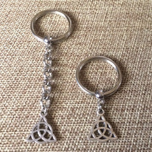 Load image into Gallery viewer, Silver Celtic Knot Triquetra Keychain or Zipper Pull - Mens Keychains