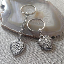 Load image into Gallery viewer, Keychain, Silver Ohm Aum, Meditation Yoga Zen Keychain