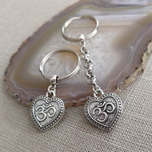 Load image into Gallery viewer, Keychain, Silver Ohm Aum, Meditation Yoga Zen Keychain