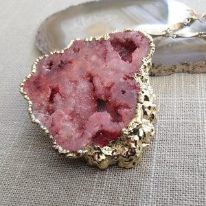 Red Geode Slice Necklace, Chunky Agate Druzy Statement Jewelry, Vintage Brass Chain