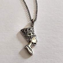 Load image into Gallery viewer, Queen Nefertiti Necklace on Silver Rolo Chain

